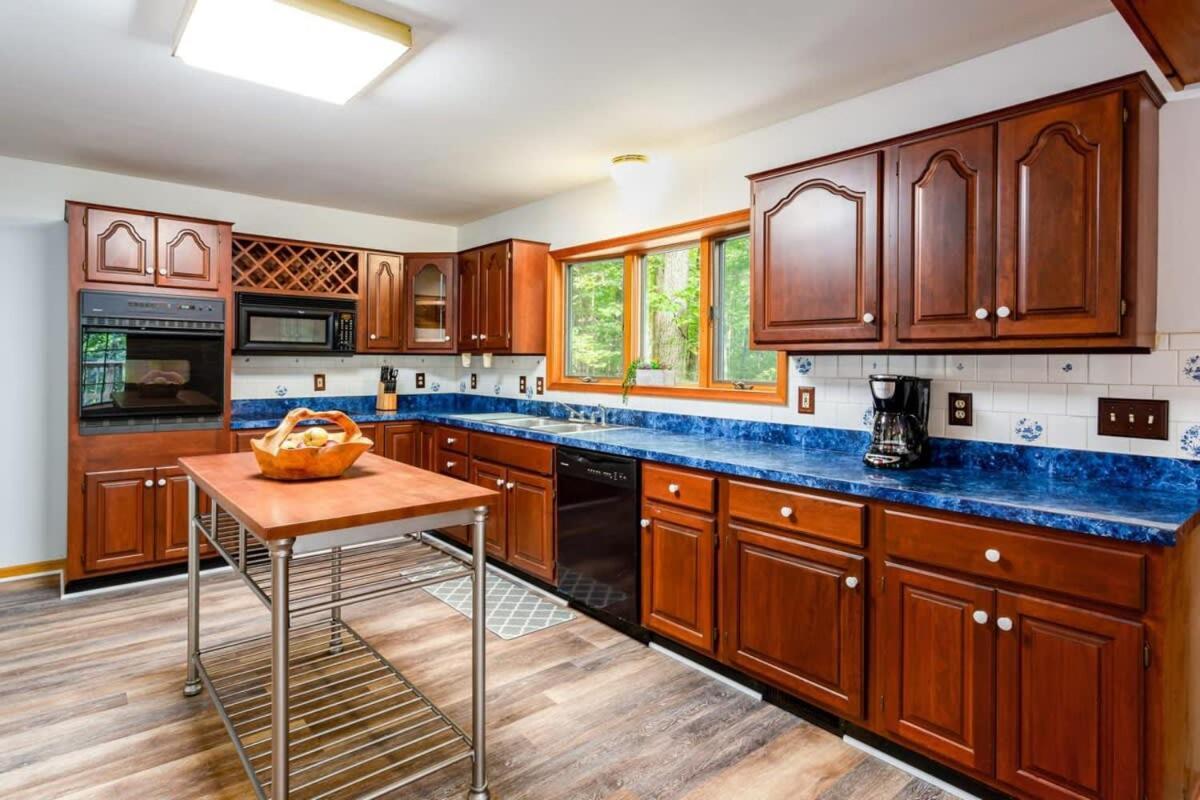 ברקלי ספרינגס Huge Cabin W Hot Tub, Deck, Grill, Fire Pit, Wifi מראה חיצוני תמונה