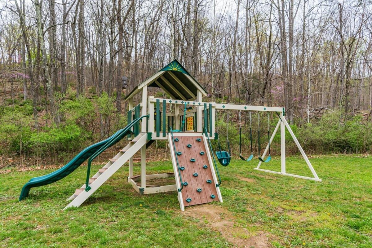 ברקלי ספרינגס Huge Cabin W Hot Tub, Deck, Grill, Fire Pit, Wifi מראה חיצוני תמונה