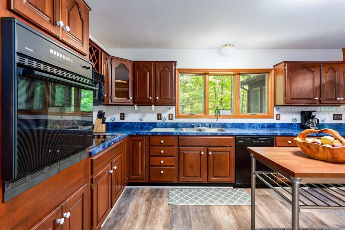 ברקלי ספרינגס Huge Cabin W Hot Tub, Deck, Grill, Fire Pit, Wifi מראה חיצוני תמונה